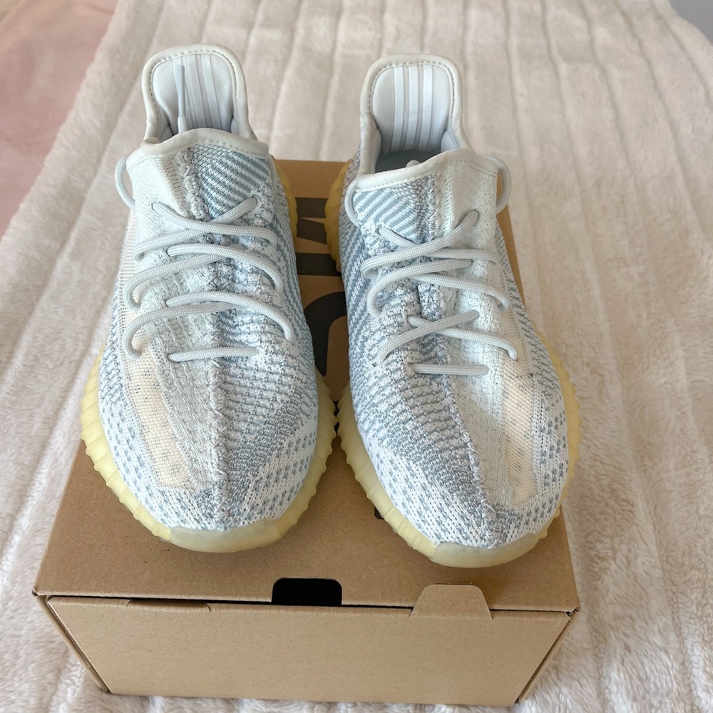 YEEZY 350 BOOST